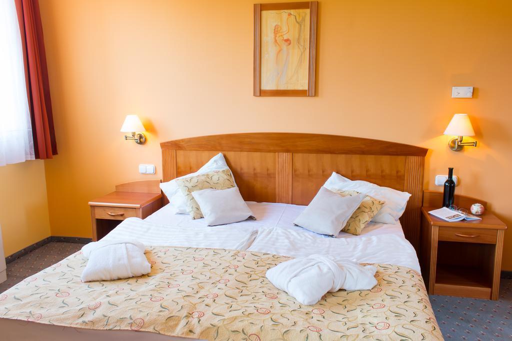 Karos Gold 813 Wellness Apartman Zalakaros Eksteriør billede